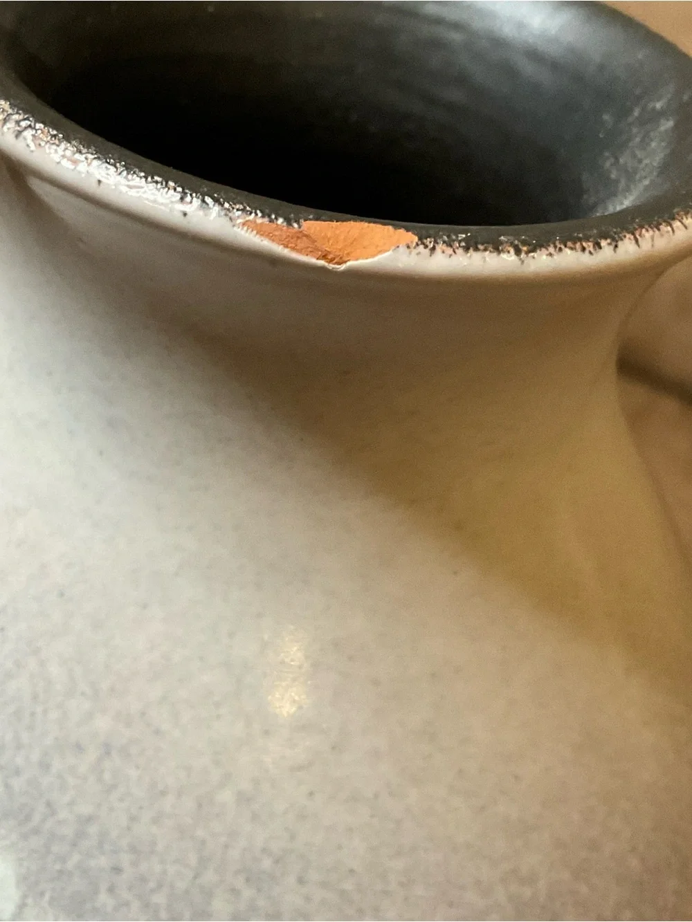 Serra Earthenware Bud Vase with White Flower Inlays